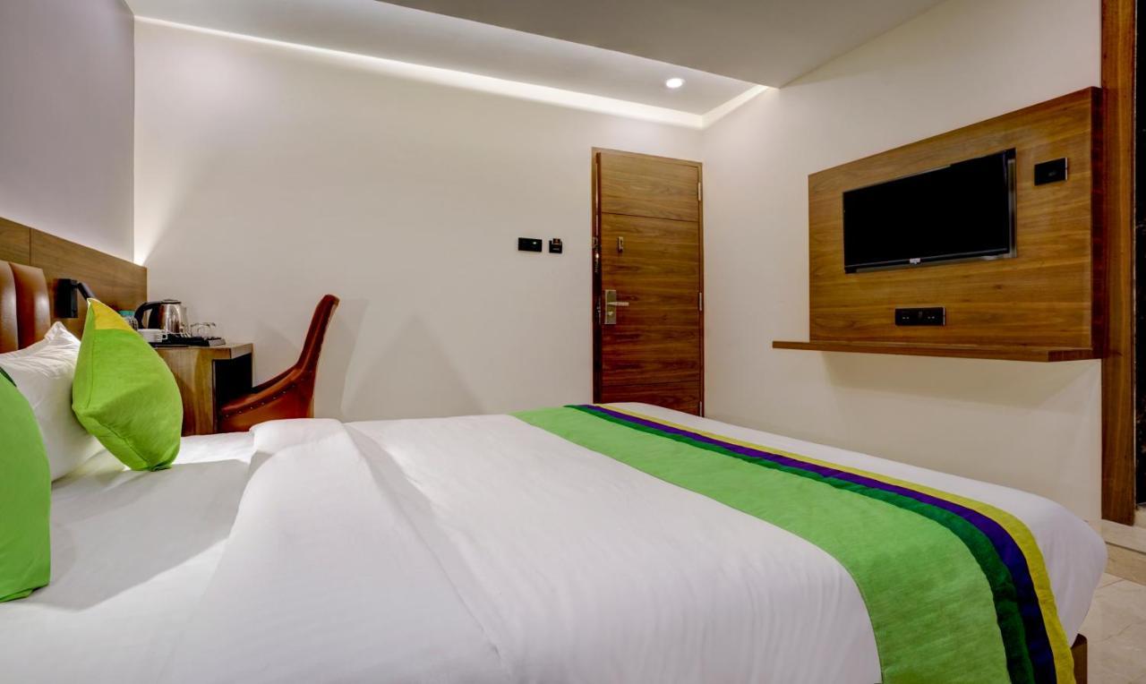 Treebo Castle Rock Inn Mumbai  Buitenkant foto