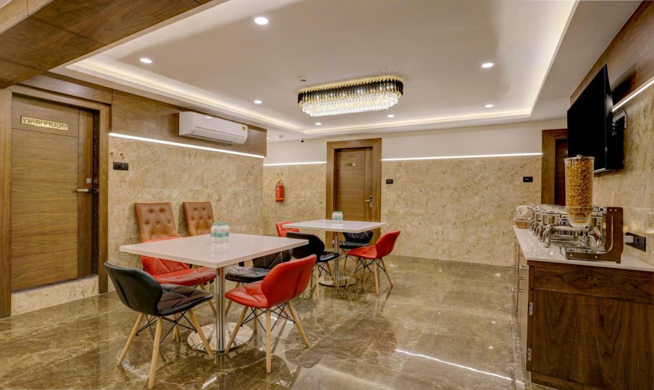 Treebo Castle Rock Inn Mumbai  Buitenkant foto